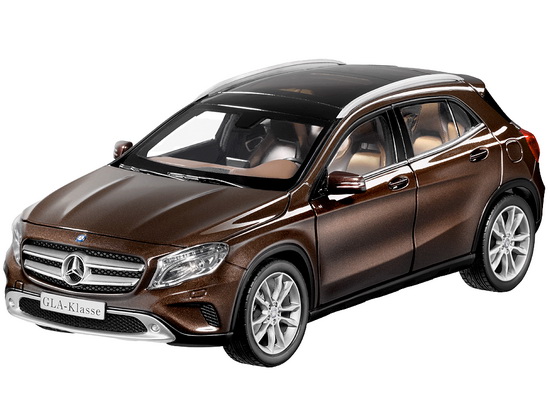 Модель 1:18 Mercedes-Benz GLA-class (X156) - brown
