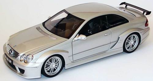Модель 1:18 Mercedes-Benz CLK DTM AMG - silver