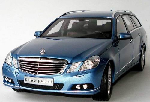 Модель 1:18 Mercedes-Benz E-class T-Model Elegance - blue met