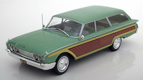 Модель 1:18 Ford Country Squire - light green/wood