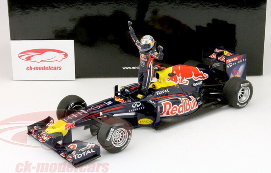 Модель 1:18 Red Bull Renault RB7 №1 GP Spain World Champion (Sebastian Vettel) (L.E.1000pcs)