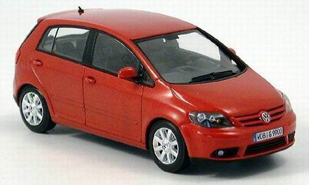 Модель 1:43 Volkswagen Golf Plus- red met