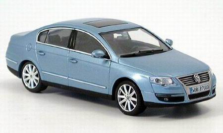 Модель 1:43 Volkswagen Passat - light blue met