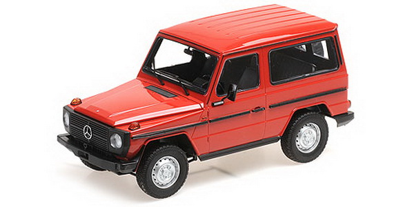 Модель 1:18 MERCEDES-BENZ G-MODEL SHORT (W460) - red