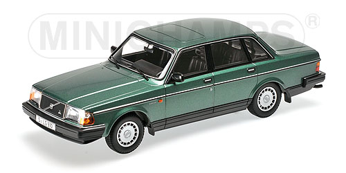 Модель 1:18 Volvo 240 GL - green met