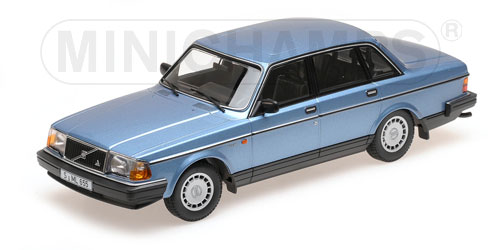 Модель 1:18 Volvo 240 GL - BLUE METALLIC