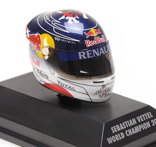 Модель 1:8 Red Bull Racing Arai Helm GP Japan, World Champion (Sebastian Vettel)