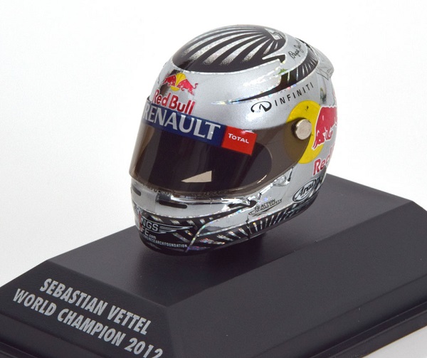 Модель 1:8 Red Bull Racing Arai Helm GP Brasilien, World Champion (Sebastian Vettel)
