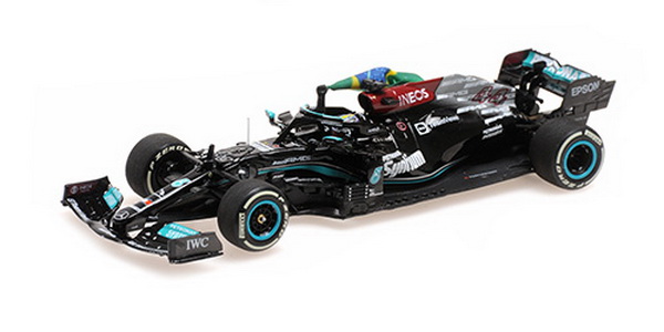 Модель 1:43 Mercedes-AMG Petronas Formula One Team W12 E Performance - Hamilton - 1st Brazilian GP 2021 W/Flag