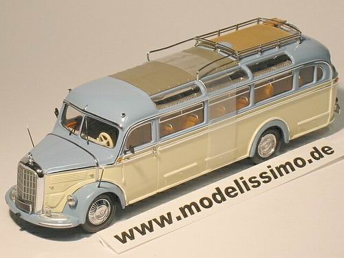 Модель 1:43 Mercedes-Benz O 3500 Bus - blue/cream