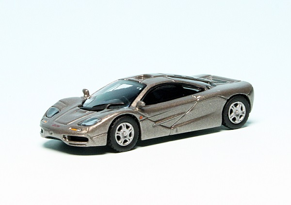 Модель 1:87 McLaren F1 - 1994 - grey-metallic