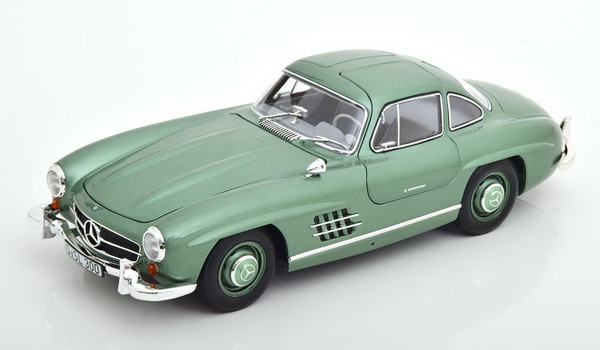 Модель 1:18 Mercedes-Benz 300SL 1954 - light green