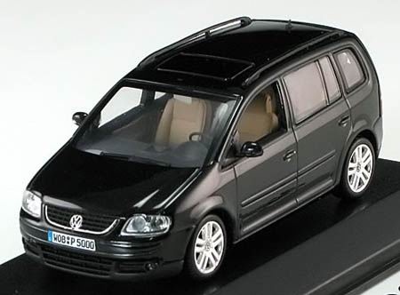 Модель 1:43 Volkswagen Touran - black