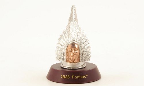 pontiac - капотная эмблема 175565 Модель 1:2