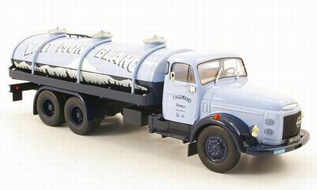 Модель 1:43 Volvo N88 Tanker Truck «Lait Mont Blanc»