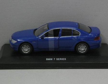 Модель 1:43 BMW 740i - blue