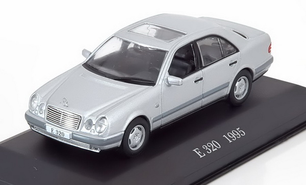 Модель 1:43 Mercedes-Benz E 320 - silver