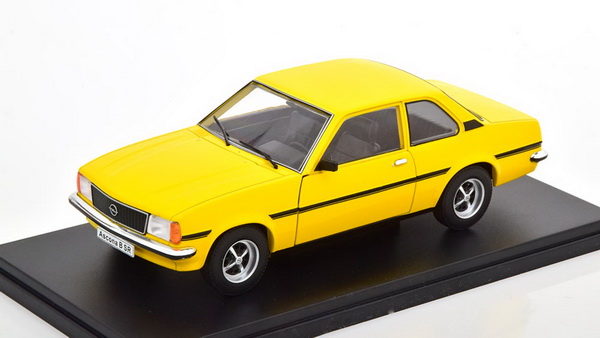 Модель 1:24 Opel Ascona 1.9 SR - yellow