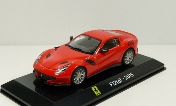 Модель 1:43 Ferrari F12 TDF - red