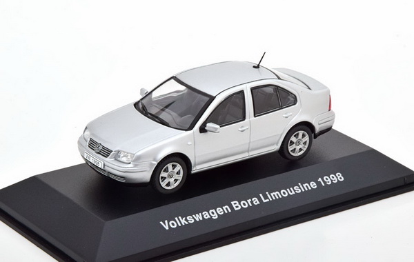 Модель 1:43 Volkswagen Bora Limousine - silver