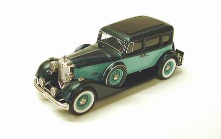 Модель 1:43 Packard S8 - 2-tones green met
