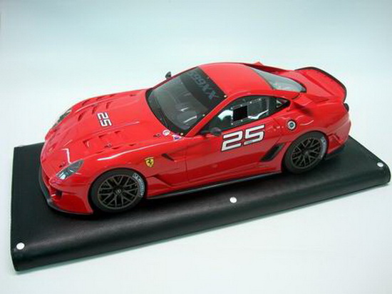 Модель 1:18 Ferrari 599XX Versione Clienti №25 - rosso scuderia (L E.99pcs)