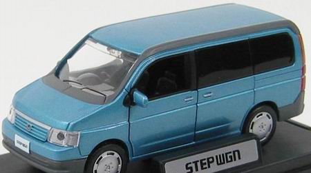 Модель 1:43 Honda StepWGN Minibus - light blue