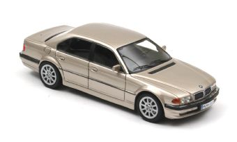Модель 1:43 BMW 740i (E38) - beige met