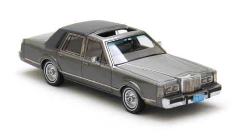 Модель 1:43 Lincoln Town Car - grey over dark grey