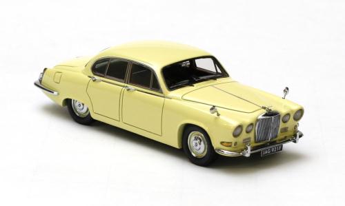 Модель 1:43 Jaguar 420 - yellow