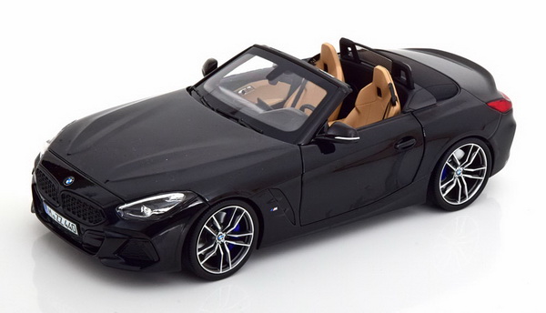 Модель 1:18 BMW Z4 2019 - black met.