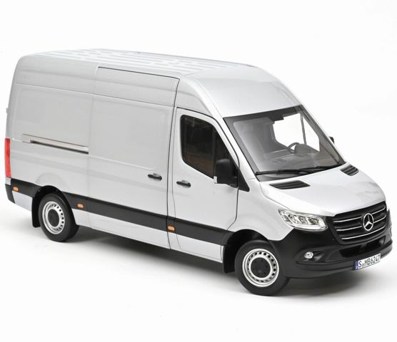 Модель 1:18 Mercedes-Benz Sprinter Van (W907) - silver
