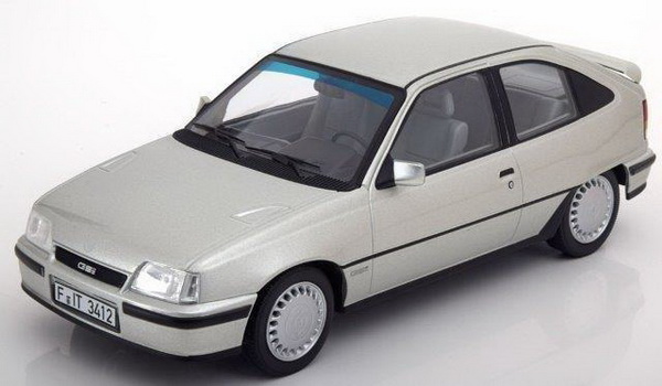 Модель 1:18 Opel Kadettt E GSi - silver