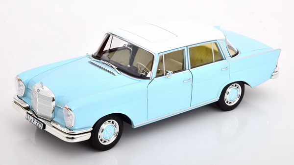 Модель 1:18 Mercedes-Benz 220 S (W111) - light blue/white