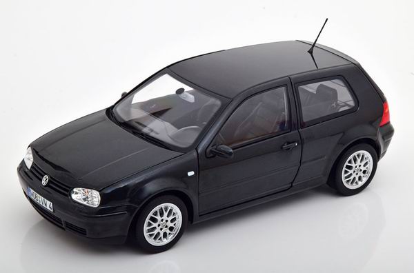Модель 1:18 Volkswagen Golf IV GTi - black met