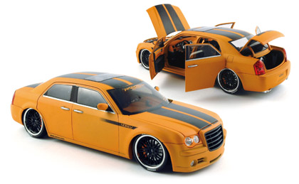 Модель 1:18 Chrysler 300С Norev by Parotech - orange/black