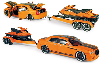 Модель 1:18 Chrysler 300C + водный мотоцикл на прицепе - Тюнинг от `Parotech` - orange/black