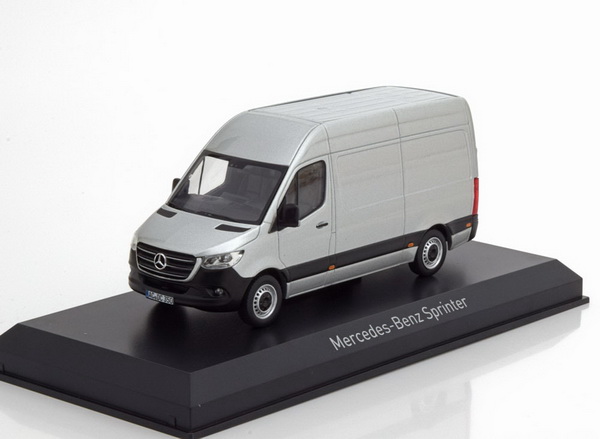 Модель 1:43 Mercedes-Benz Sprinter Van (W907) - silver