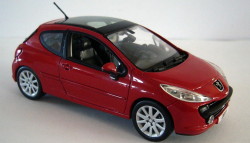 Модель 1:43 Peugeot 207 Feline (3-door) - red