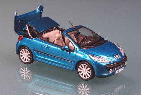 Модель 1:43 Peugeot 207 CC - blue Neysha