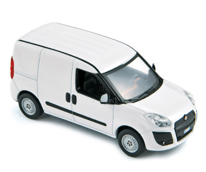 Модель 1:43 FIAT Doblo Cargo - white (новый кузов)