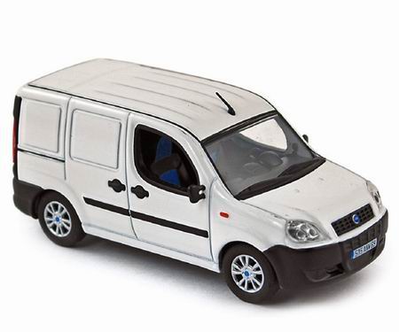 Модель 1:43 FIAT Doblo фургон - white
