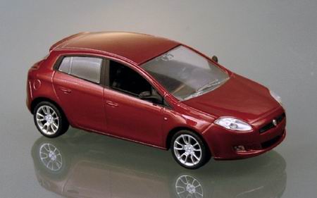 Модель 1:43 FIAT Bravo - red