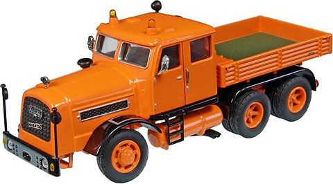 Модель 1:50 Kaelble KDV22 Z8T historical heavy weight truck - orange