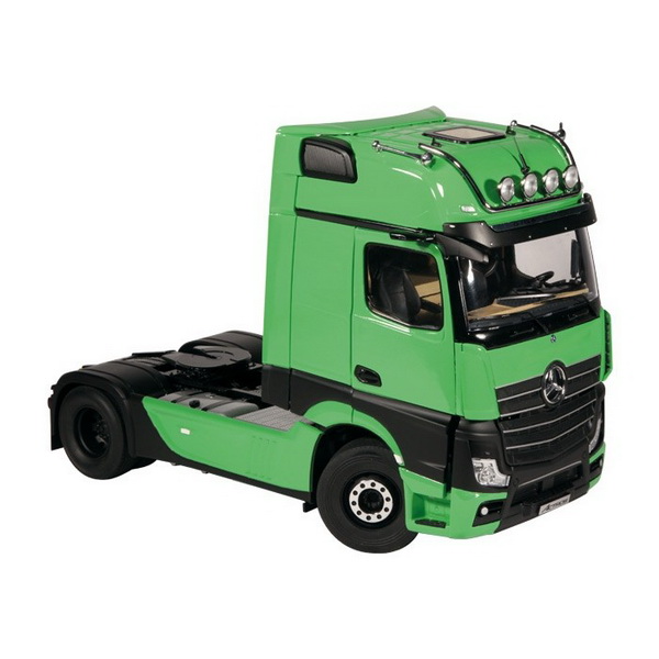 Mercedes-Benz Actros GigaSpace 4x2 truck tractor - Facelift - green 992-30 Модель 1:18
