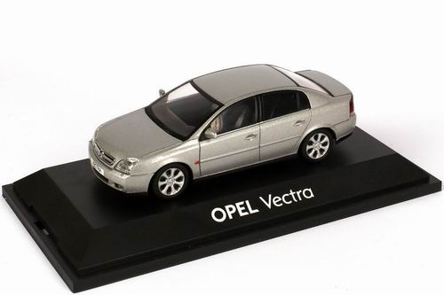 Модель 1:43 Opel Vectra C - silver