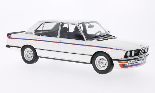 Модель 1:18 BMW M535i (E12) - white