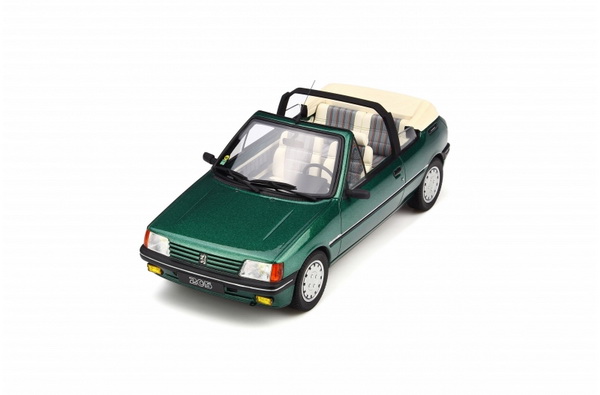 Модель 1:18 Peugeot 205 Cabriolet Roland Garros - met. green 1989