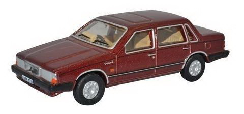 Модель 1:76 Volvo 760 - red met