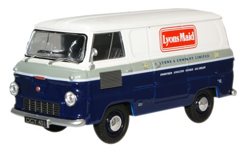 Модель 1:43 Ford THAMES 400E Van ~Lyons Maid~ 1960
